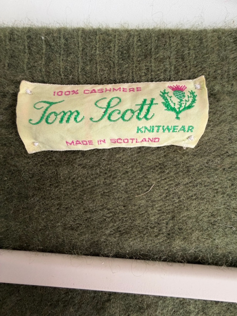 Vintage Tom Scott Olive V-Neck Men's Cashmere Sweater - Picture 3 of 5
